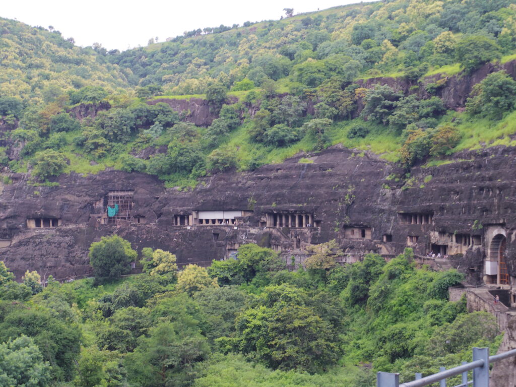 アジャンター石碑寺院の風景