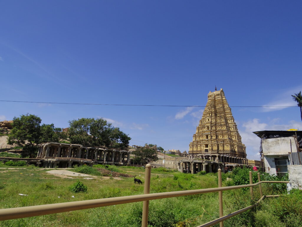 インド・ハンピにあるのヴィルパークシャ寺院